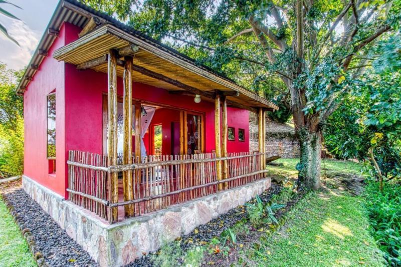Chameleon Hill Forest Lodge Bwindi Экстерьер фото