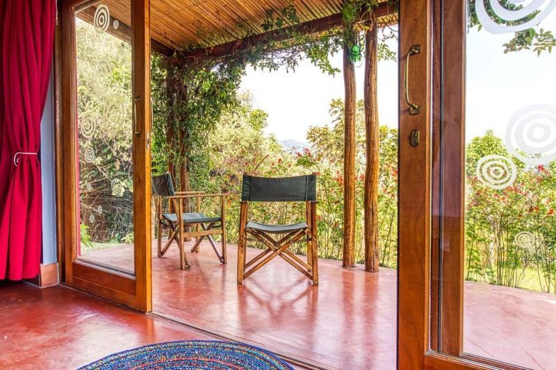 Chameleon Hill Forest Lodge Bwindi Экстерьер фото